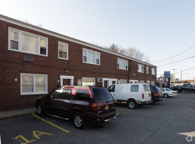 Building Photo - 2222 Hempstead Tpke