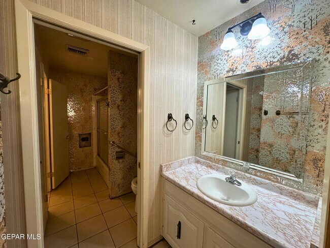Building Photo - 1067 Villa Linda Way