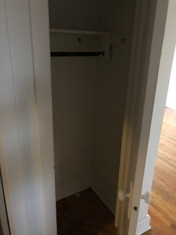 Building Photo - 6364 N Hermitage Ave