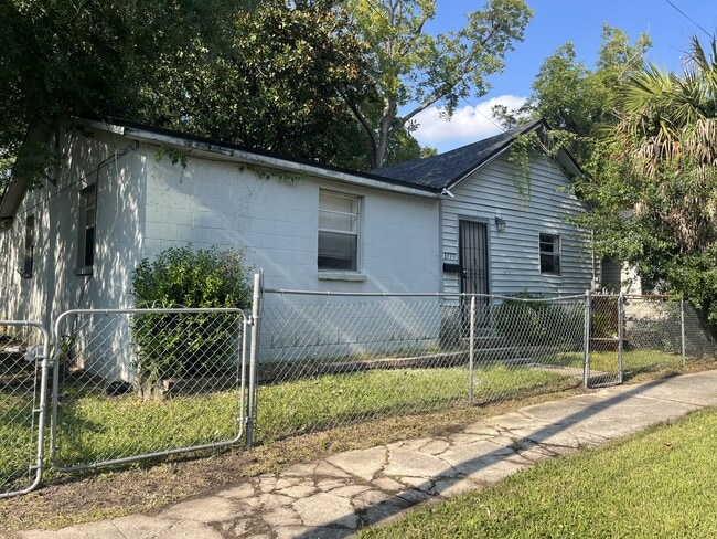 Primary Photo - 1777 W 5th St