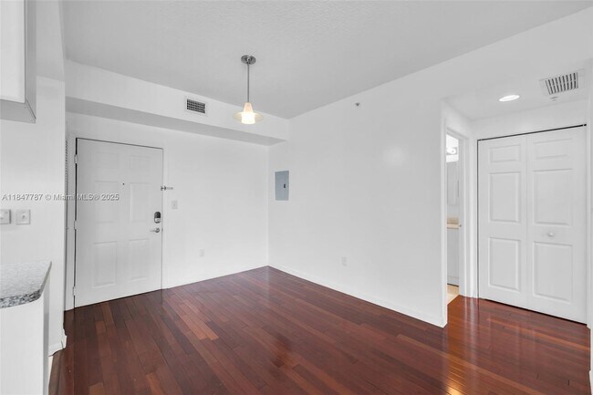Building Photo - 275 NE 18th St