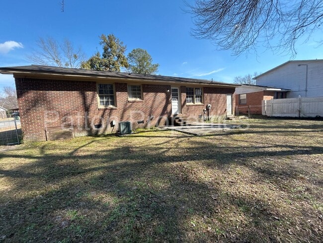 Building Photo - Oak Grove Community