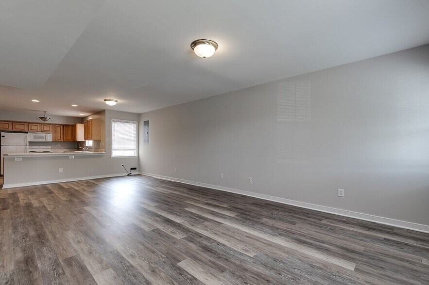 Building Photo - 1826 Parkwood Ave