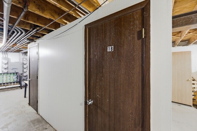 Building Photo - 224 E Rimini Ct
