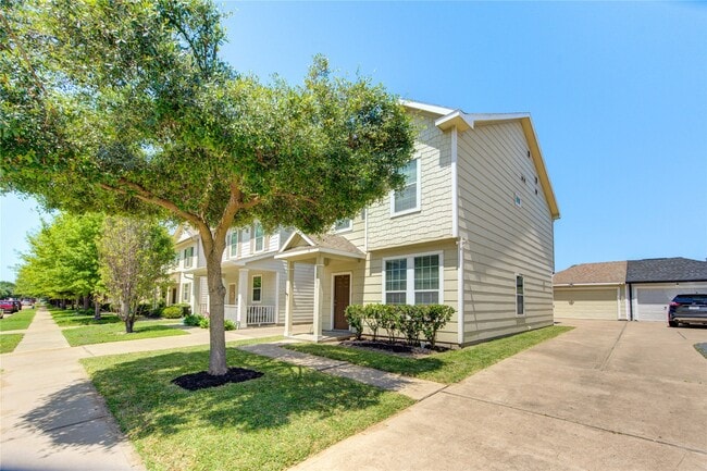 Building Photo - 16726 Mammoth Springs Dr