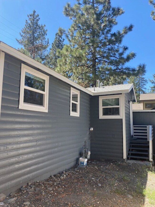 Building Photo - WRIGHTWOOD HOME