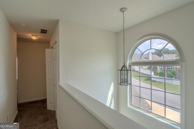 Building Photo - 28 Greystone Ridge