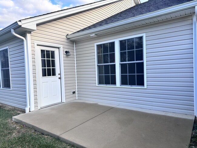 Building Photo - 14 Jackmia Way