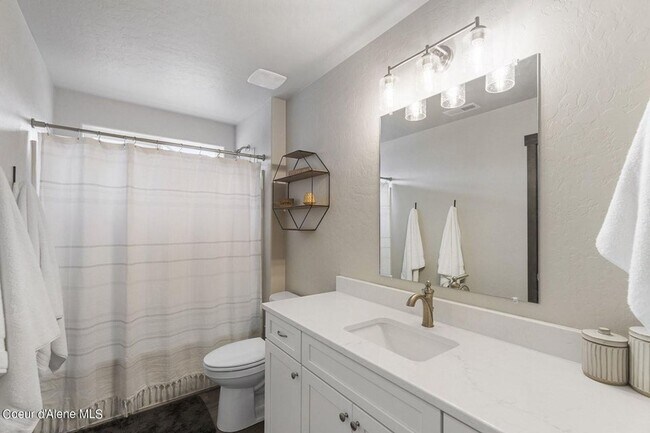 Building Photo - 3813 N Pradera Ct