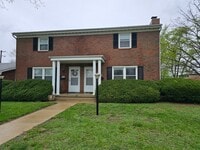 Building Photo - 306 Robinhood Ln