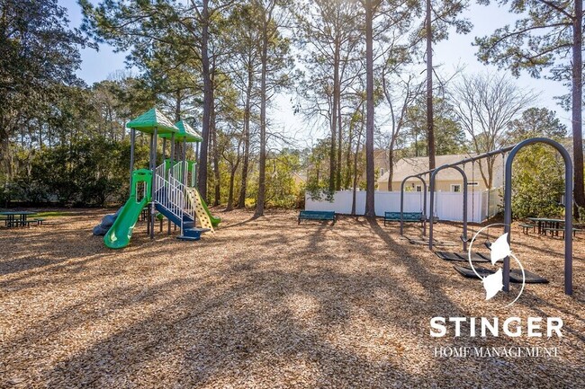 Building Photo - 4 Bedroom / 2.5 Bath Home For Rent in Shad...