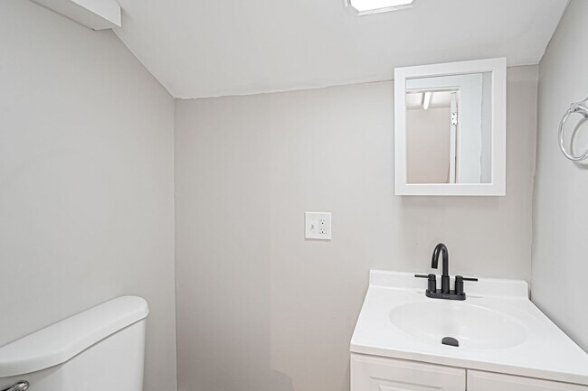 Building Photo - rent to own newly renovated condo