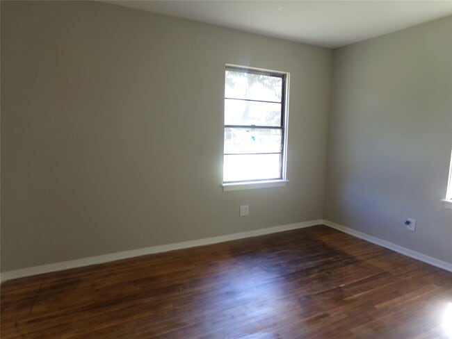 Building Photo - 414 Gardenia St