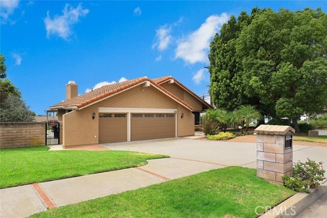 Primary Photo - 9513 Sunflower St