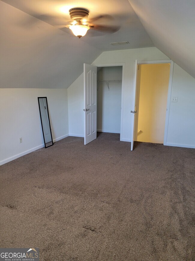 Building Photo - 175 Spinner Dr