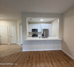 Building Photo - 7990 Baymeadows Rd E