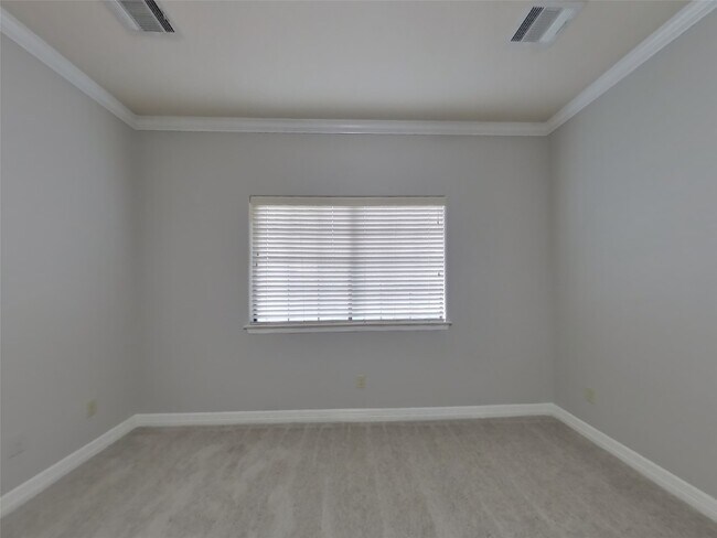 Building Photo - 103 Lullaby Ln