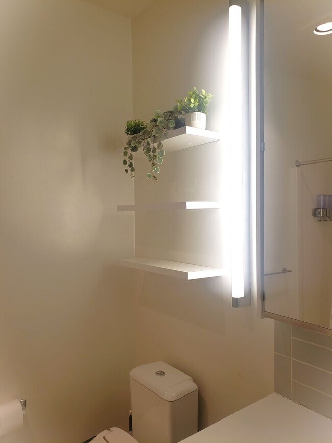 Building Photo - Furnished Condo in Overlook Neighborhood!