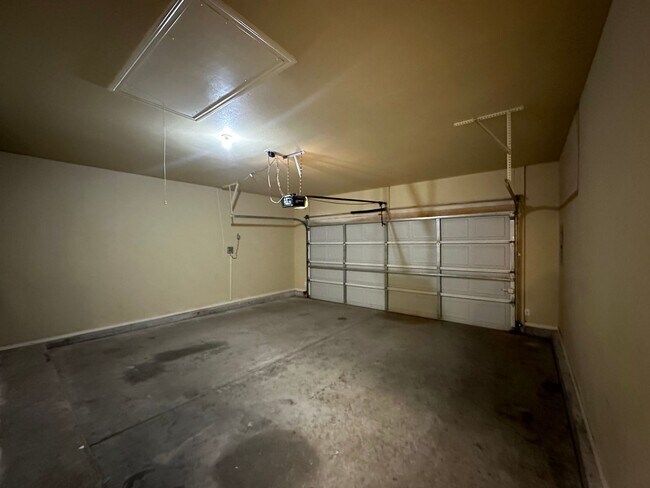 Building Photo - 4422 105th St