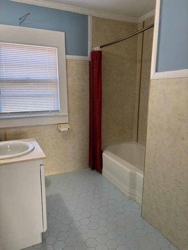 Building Photo - 107 Orange St