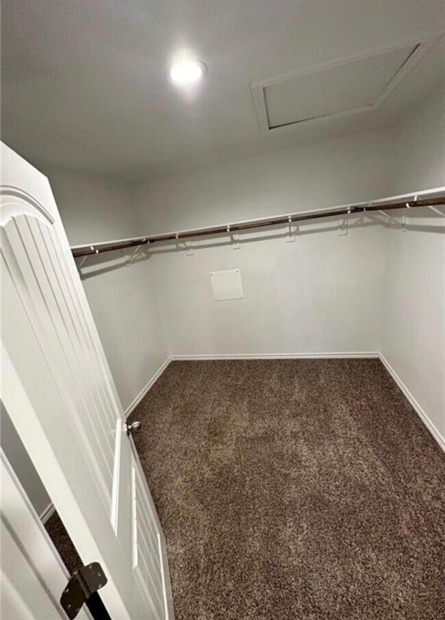 Building Photo - 7742 Lariat Toss Dr