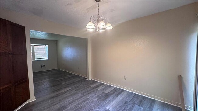 Building Photo - 5426 Tullis Dr