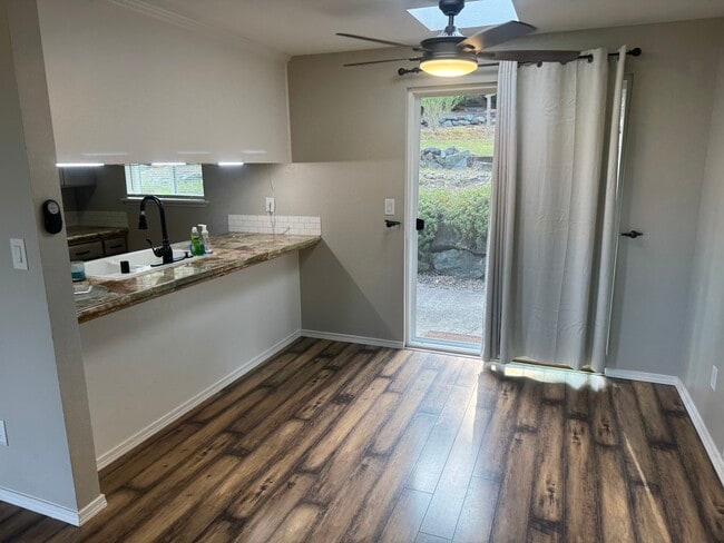 Building Photo - 5115 S 4th Ave