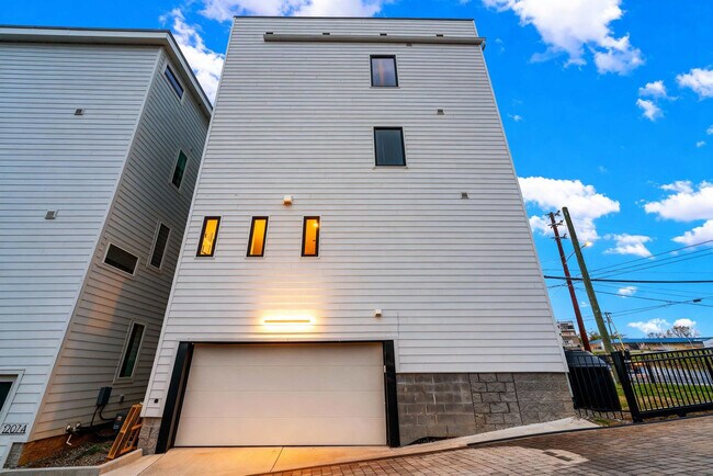 Building Photo - 48 Fern Ave