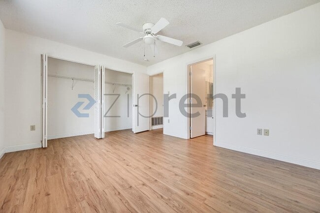 Building Photo - 1624 Whitehead Dr