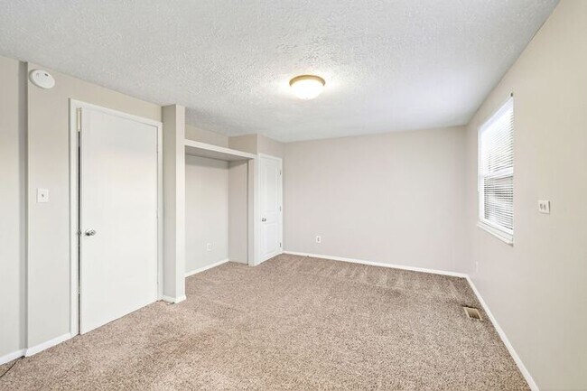 Building Photo - Nicely Updated Home