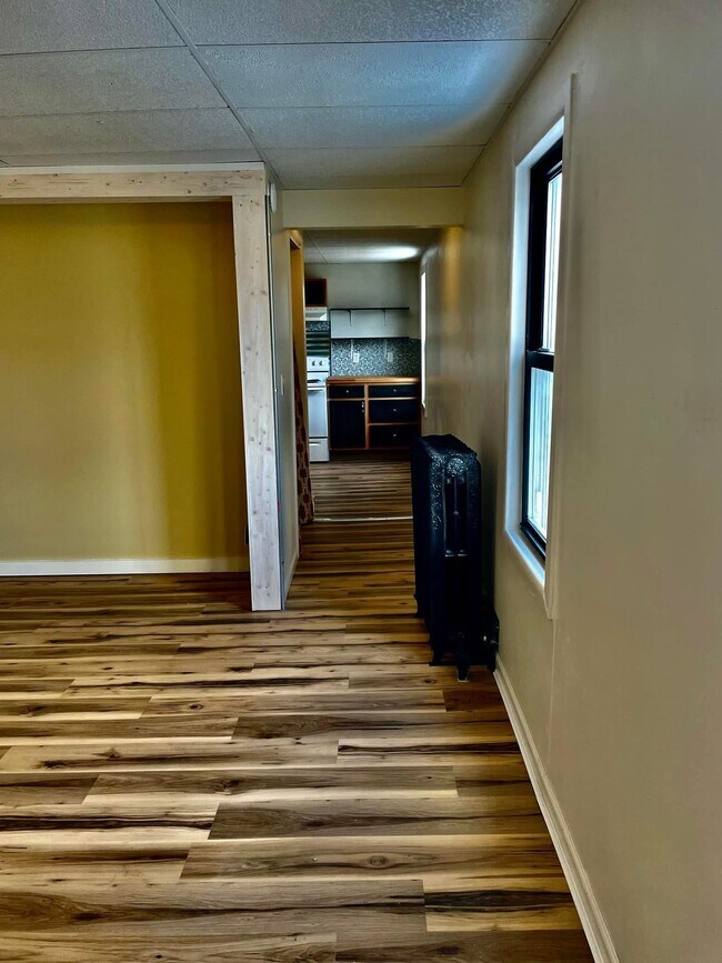 Building Photo - 702 S Washington Ave