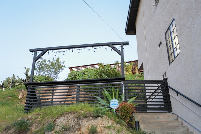 Building Photo - 2737 Chadwick Cir