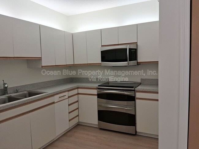 Building Photo - 1903 S MacDill Ave