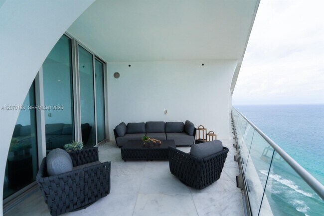 Building Photo - 16901 Collins Ave