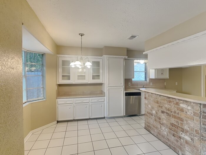 Building Photo - 17435 Bonnie Sean Dr