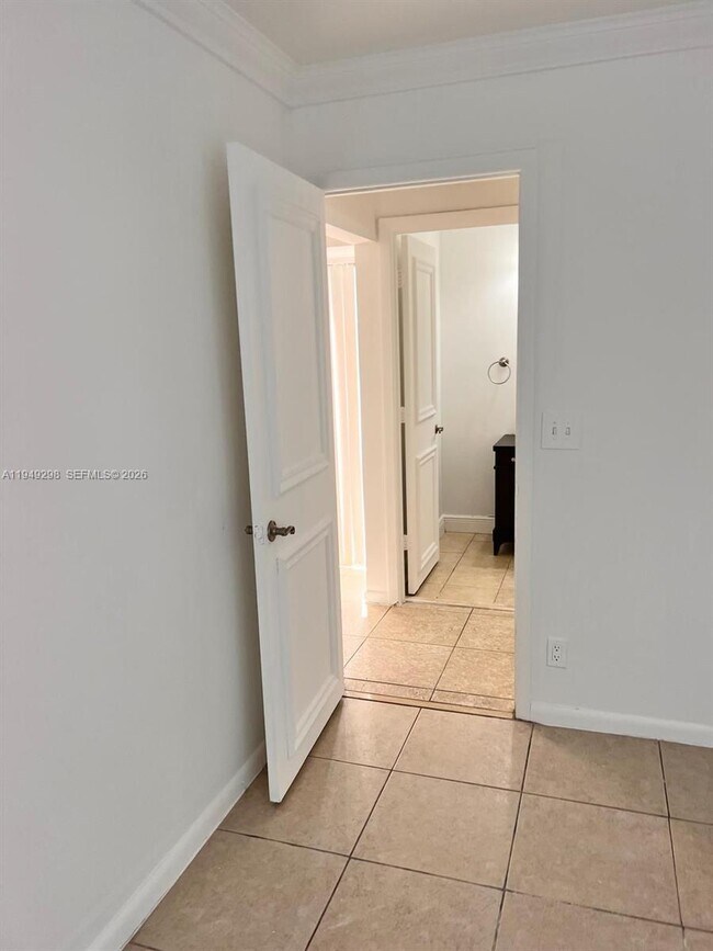 Building Photo - 1802 Waterview Cir