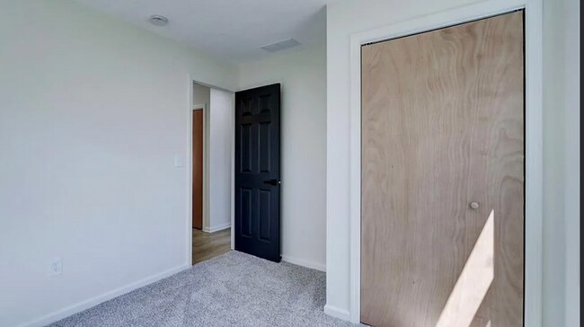 Building Photo - Beautifully remodeled 4-bedroom, 2-bath ho...