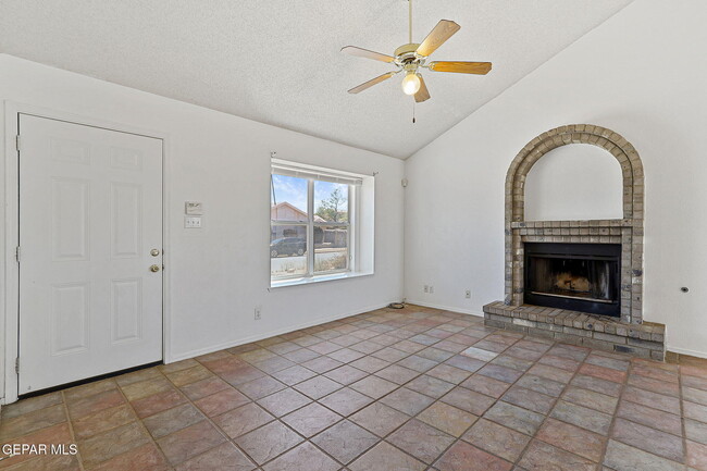 Building Photo - 5937 Chippendale Ave