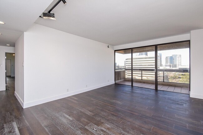 Building Photo - 49 Briar Hollow Ln