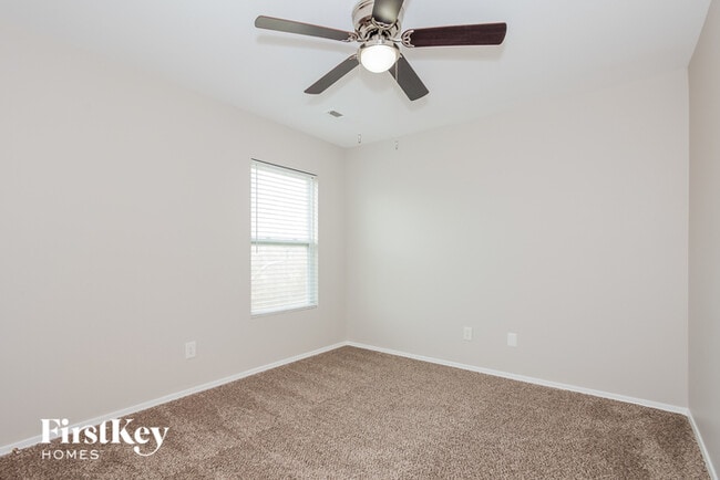 Building Photo - 937 Willow Wind Dr