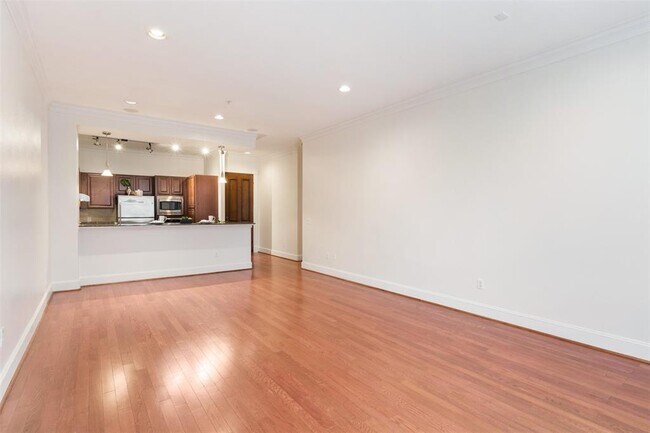 Building Photo - 7134 Mapleridge St