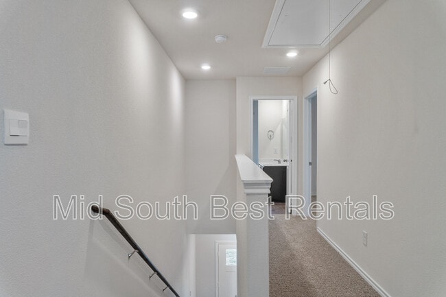 Building Photo - 311 Cedar Ct