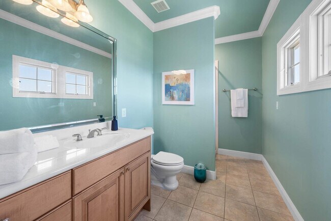 Building Photo - 3204 Sand Dollar Ln