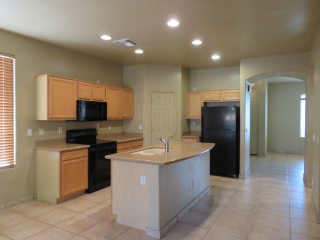 Building Photo - Beautiful 3 Bedroom 2.5 Bath in Las Sendas