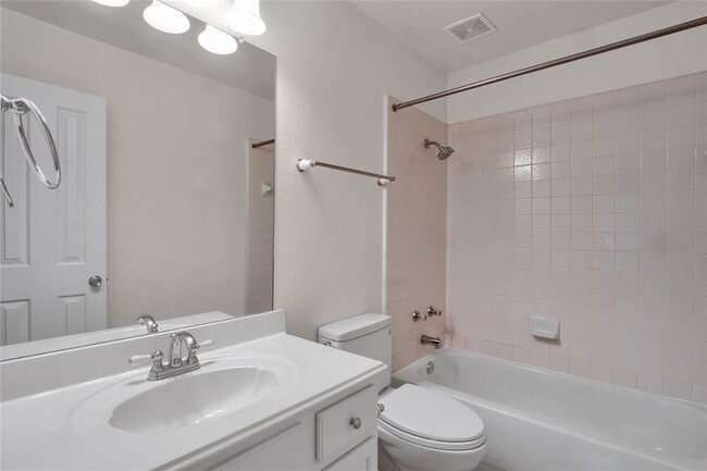 Building Photo - 6004 Mesa Verde Cir
