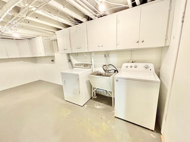 Building Photo - FREE AUGUST RENT!! - Harris Park Brick Ranch