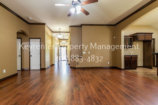 Building Photo - 2405 SW 138th St