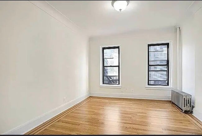 Building Photo - 1606 1st Ave