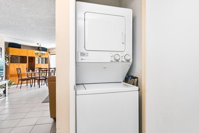 Building Photo - 5751 Camino Del Sol