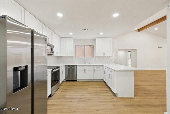 Building Photo - 26034 S Glenburn Dr